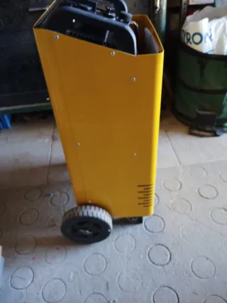 Cargador de Baterías DECA CLASS 5000