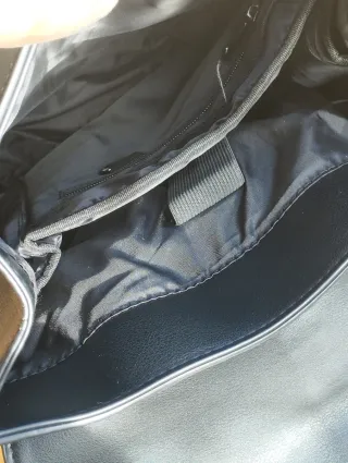 Mochila cuero sintético negra