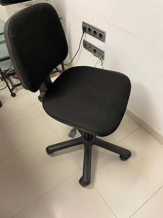 Silla de oficina negra