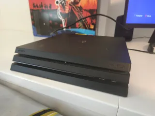 PS4 Pro 1TB + 3 Juegos + 2 Mandos