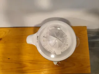 Exprimidor eléctrico de naranjas