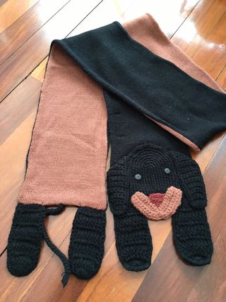 Bufanda Perro Salchicha Tejida