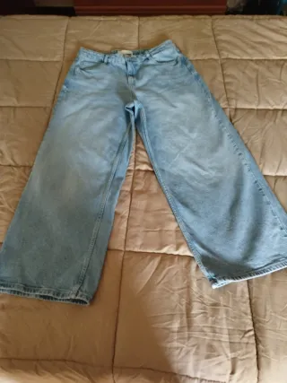 Pantalón ancho Zara