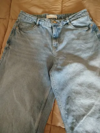 Pantalón ancho Zara