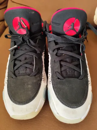 Zapatillas Jordan AJ Negras y Rosas