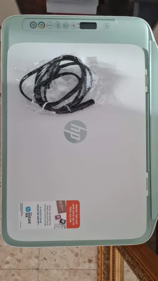 Impresora HP DeskJet 2722e