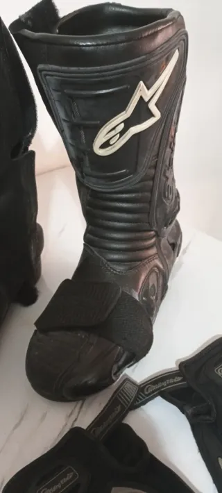 Botas y Guantes Moto