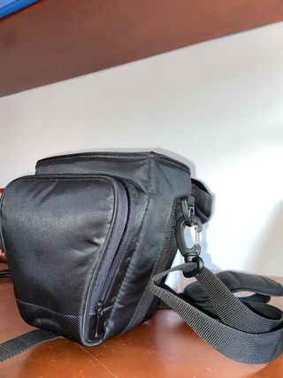 Cámara Canon EOS 1000D + Lente 18-55mm