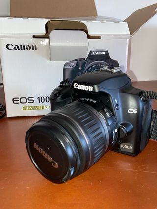 Cámara Canon EOS 1000D + Lente 18-55mm