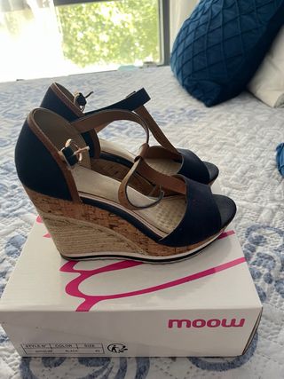 Sandalias cuña Moow marino y marrón Talla 40