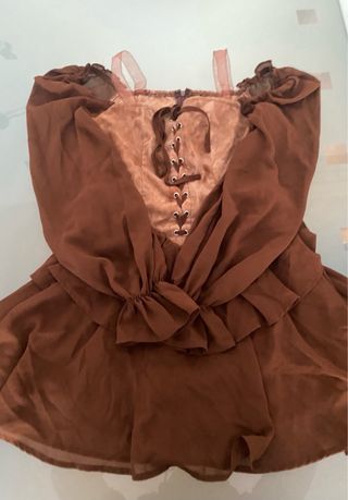 Disfraz corsé volantes manga larga