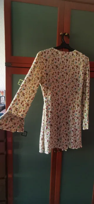 Vestido Zara mini pantalón floral