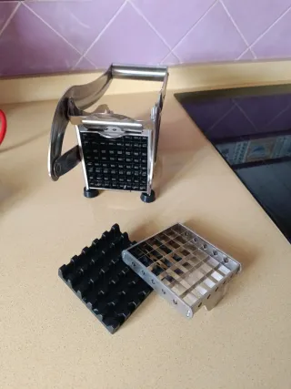 Cortador de Patatas Fritas Metal y Plástico