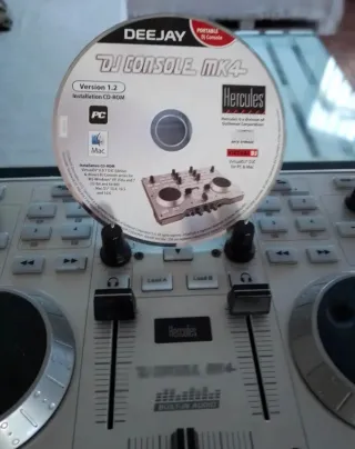 Controlador DJ Hercules MK4