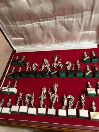 Ajedrez artístico figuras mitológicas