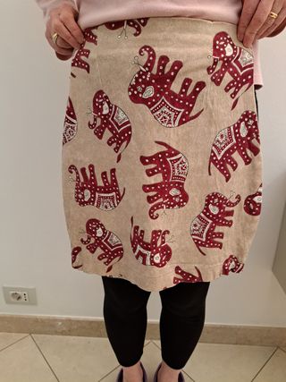 Gonna vintage beige con elefanti rossi taglia S