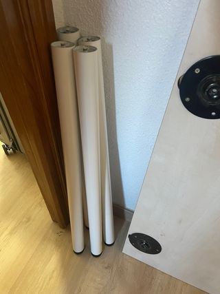 Scaffale e scrivania Ikea bianco