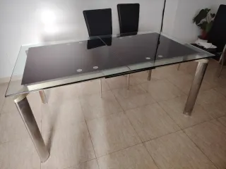 Mesa de comedor cristal y 6 sillas polipiel