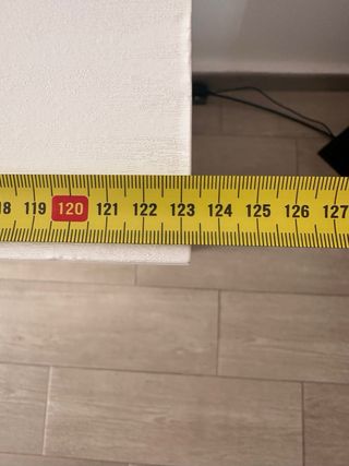 Escritorio blanco con cajones