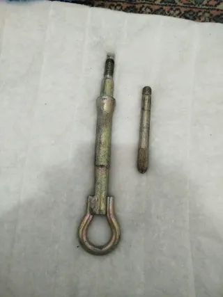 Anclaje de remolque metálico