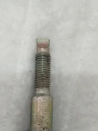 Anclaje de remolque metálico