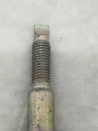 Anclaje de remolque metálico