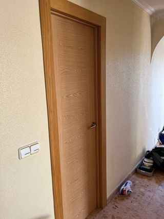 Puerta interior chapada roble con cristal