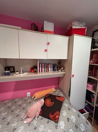 Mueble habitación infantil con doble cama .