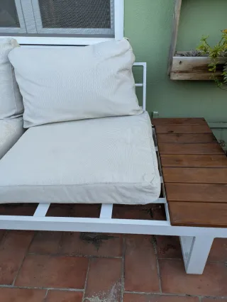 Conjunto sofá esquinero jardín y mesa