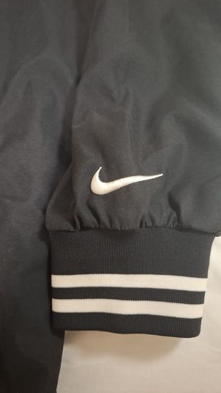 Chaqueta Bomber Nike Negra y Blanca