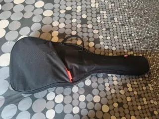 Guitarra Clásica + Funda + pedal + afinador