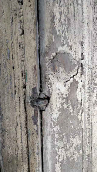 Puerta antigua rústica y premarco