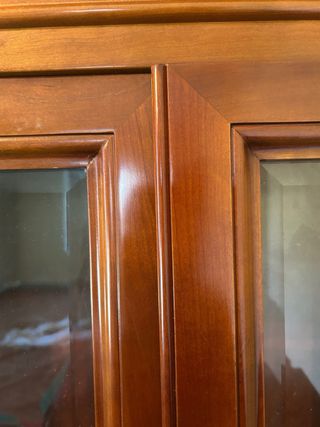 Vitrina de cerezo macizo