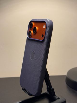 Funda para iPhone 17 Pro Max TechWoven púrpura