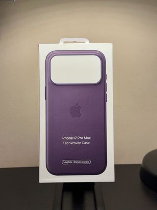 Funda para iPhone 17 Pro Max TechWoven púrpura