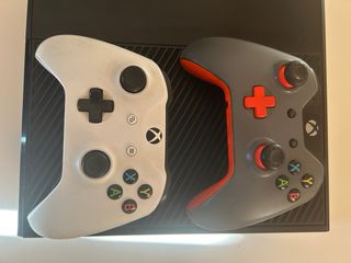 Xbox One con 2 mandos