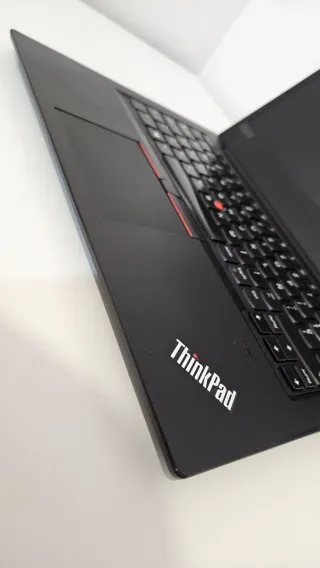 Ordenador Portátil Lenovo ThinkPad E490