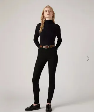 Levi's 720 Tiro Alto Mujer Negro