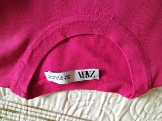 Pantalón pitillo negro y jersey  rosa ZARA