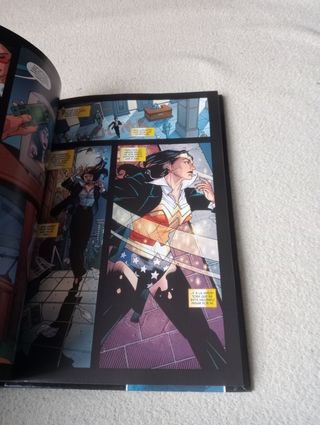 DC comics Wonder Woman El ataque de las amazonas