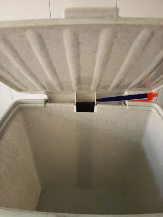 Cubo de basura con pedal