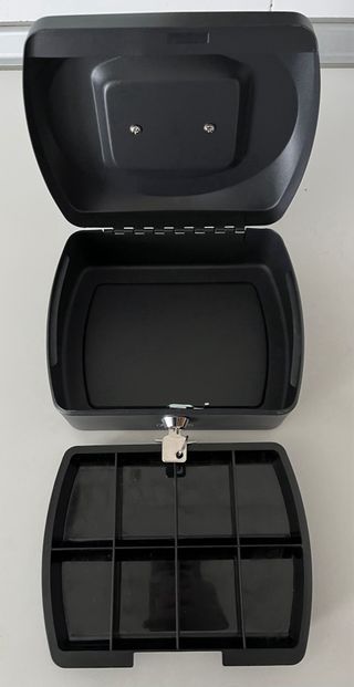 Caja de caudales metálica con bandeja