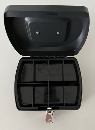 Caja de caudales metálica con bandeja