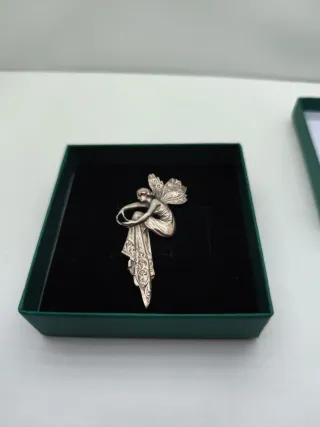 Colgante estilo modernista plateado