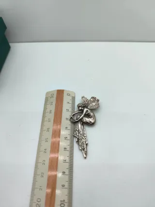 Colgante estilo modernista plateado