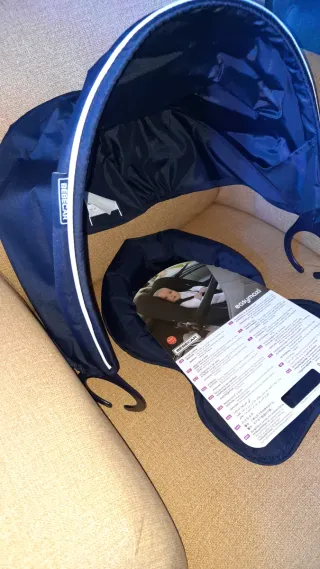 Capota y reductor para portabebé Bebecar