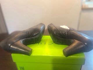 Zapatos Unisa de piel negros