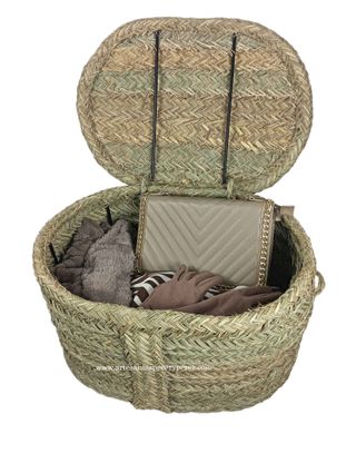 Baúl ovalado de esparto natural con tapa