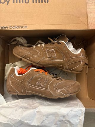 New Balance x Miu Miu Made in Italy Marrone Arancione