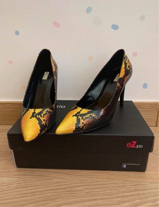 Zapatos de tacón Ezzio estampado serpiente